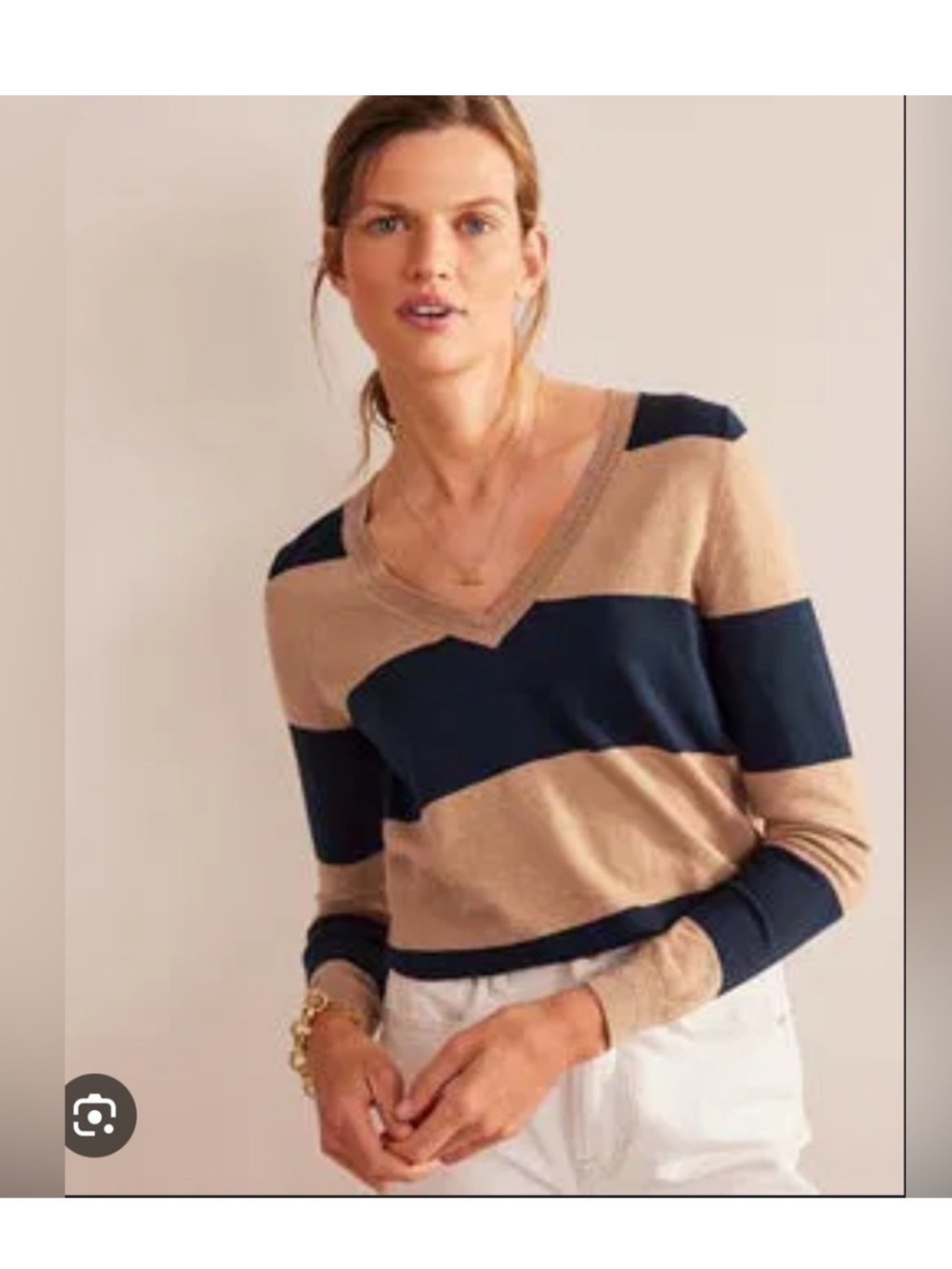 Boden V-Neck Catriona Wide-Stripe Sweater in Beige and Navy